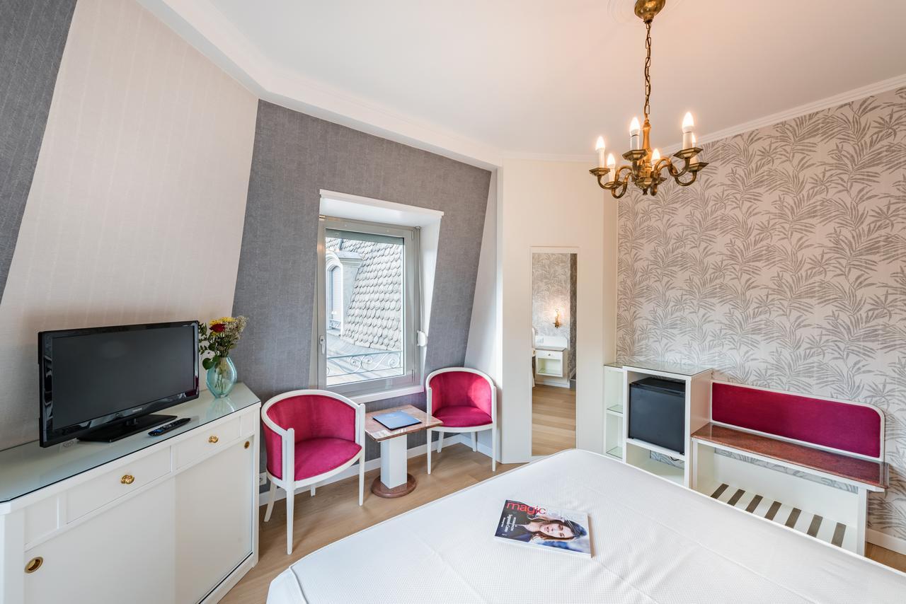Superior Double or Twin Room Front Lake View