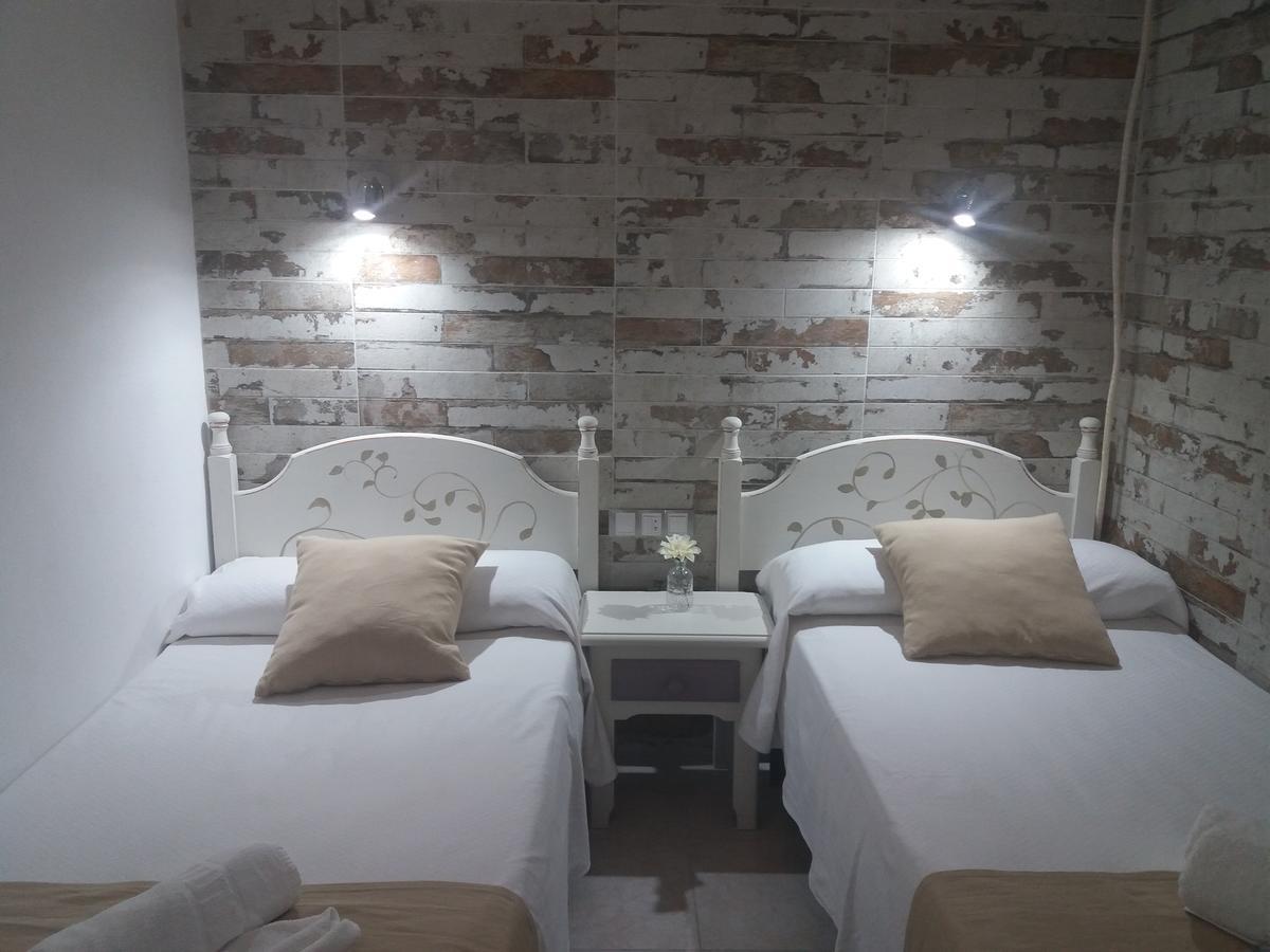 Twin Room Shared External Bathroom