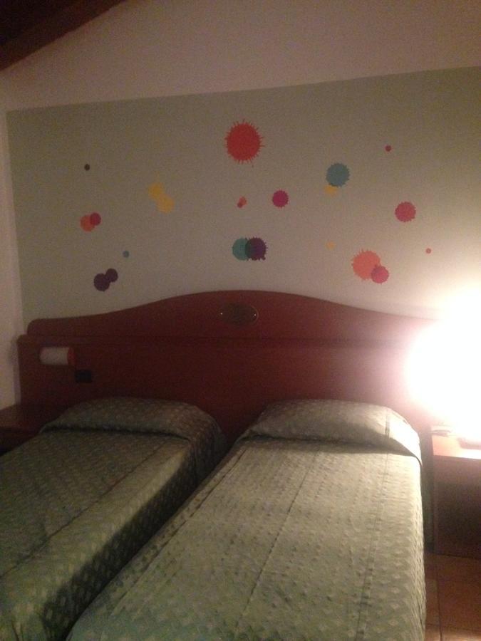 Twin Room,511536030:JPEG