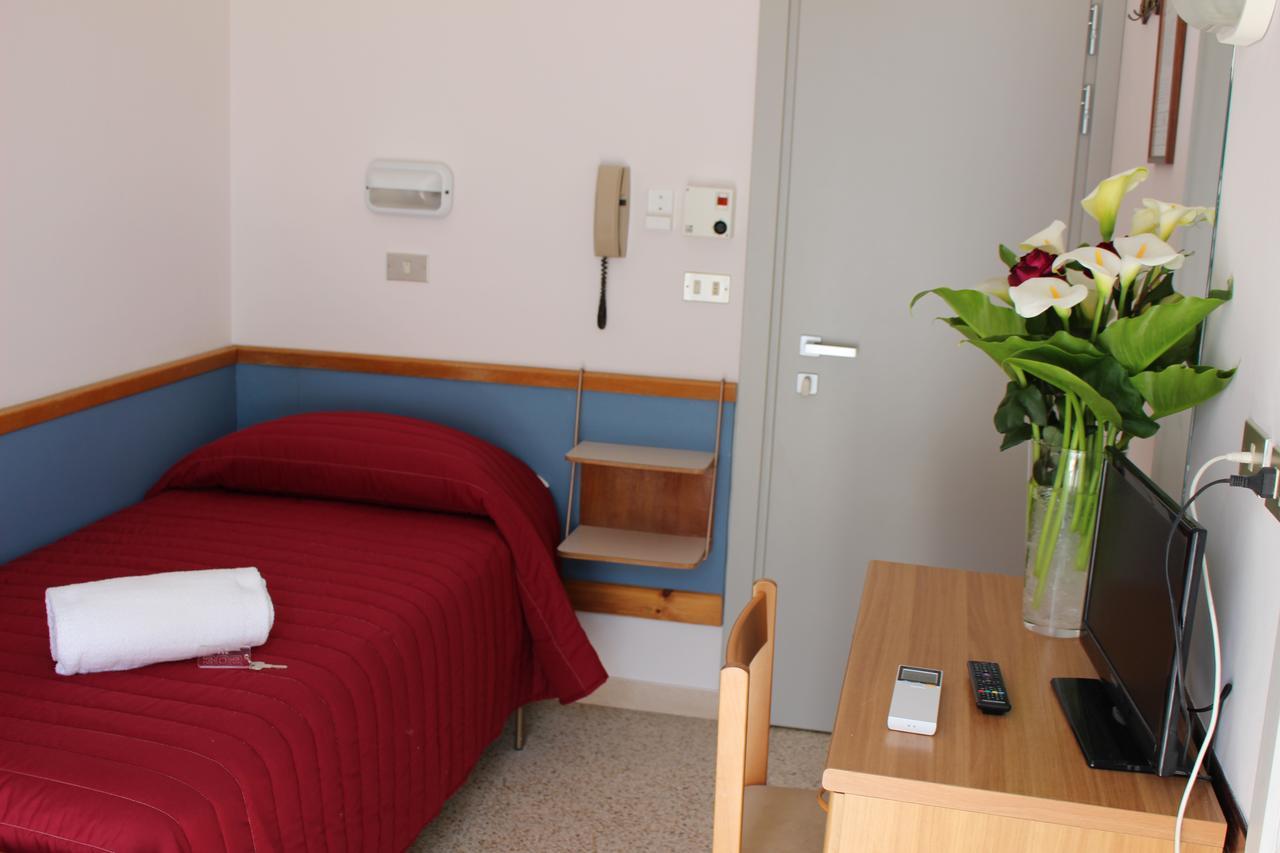 Tweepersoonskamer met 2 Aparte Bedden