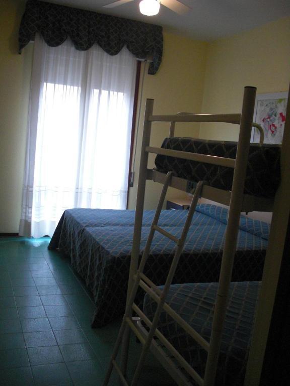 Camera Familiare (2 Adulti + 1 Bambino)