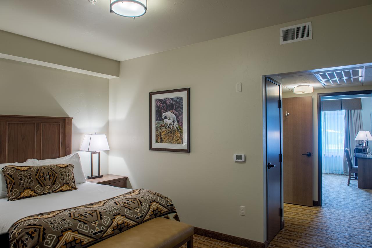 Queen Suite Two Queen Beds
