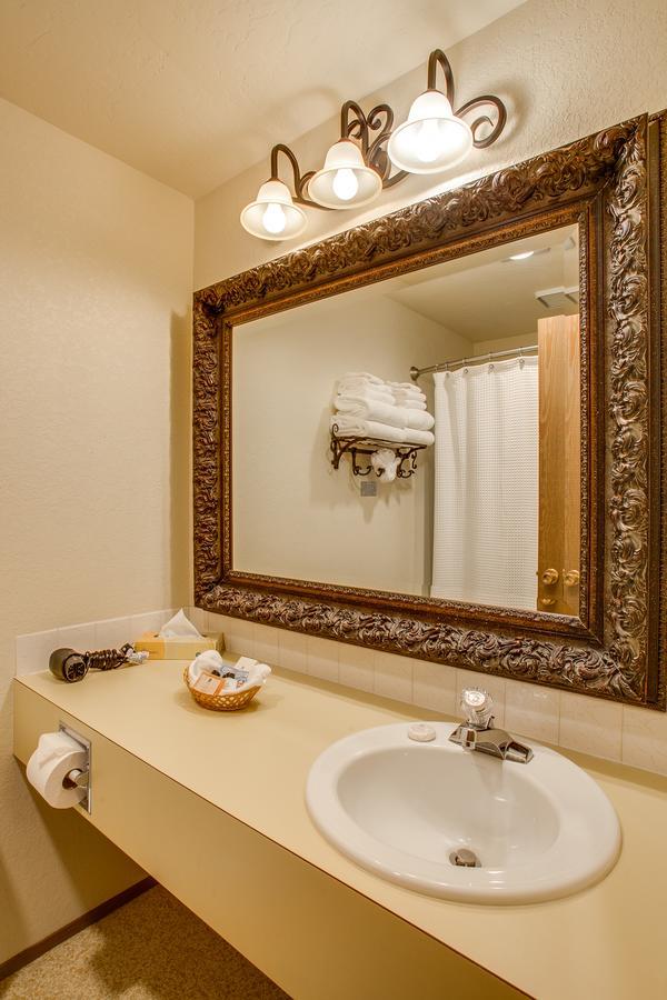 Queen Room Balcony River View