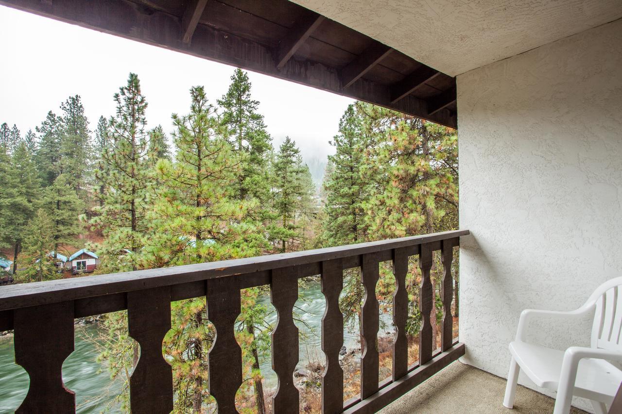 Queen Room Balcony River View