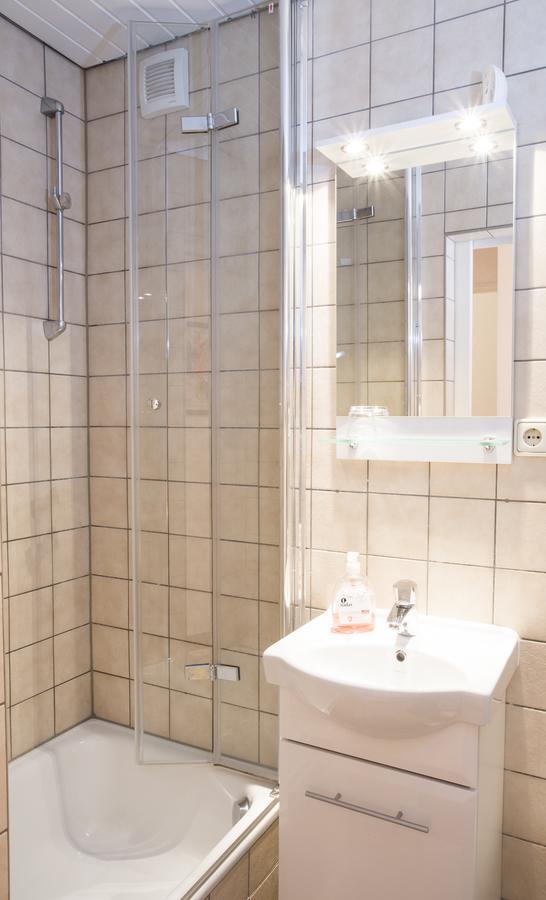 Single Room Bathroom