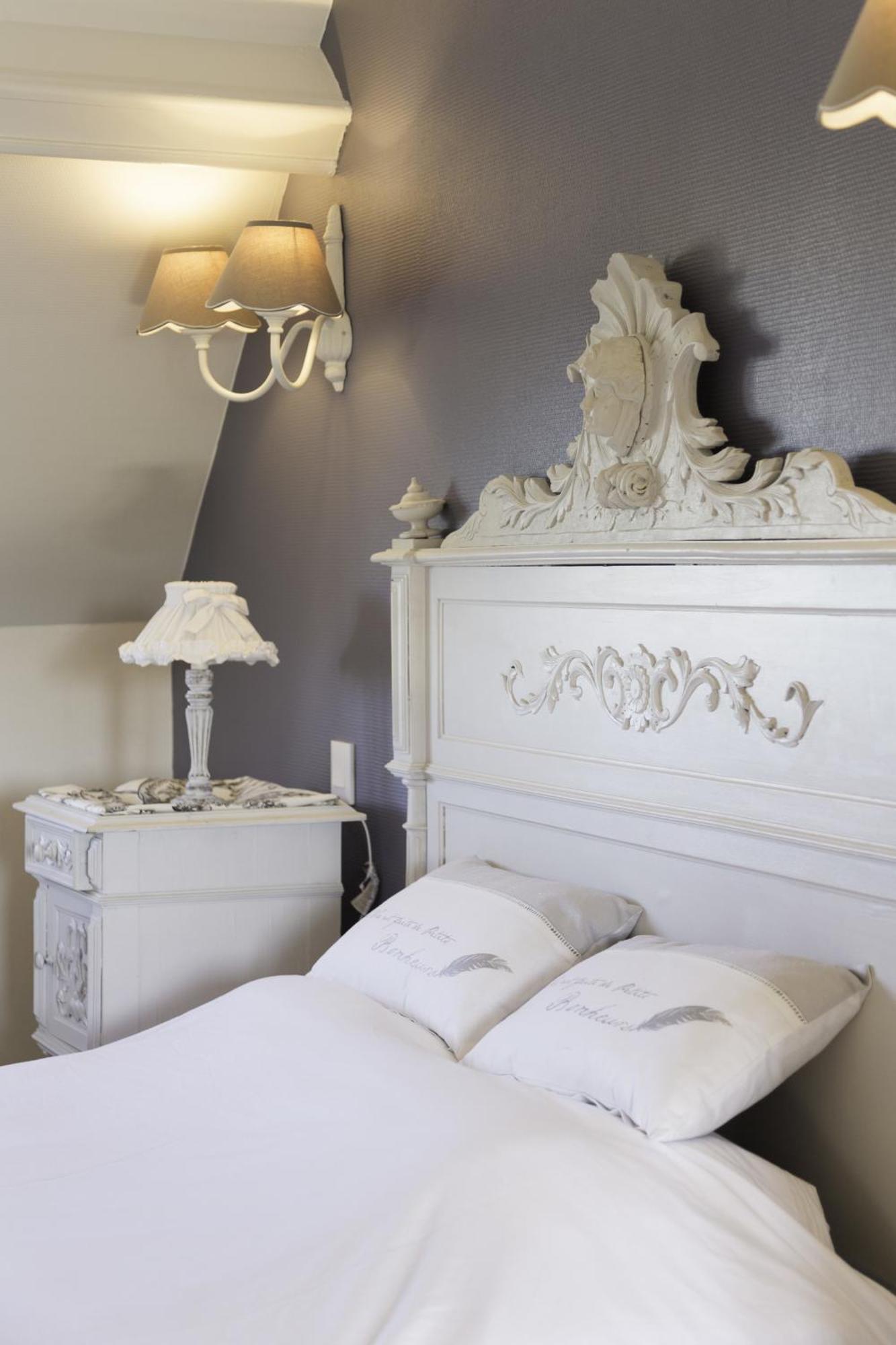 Romantic Superior Double Room Bath
