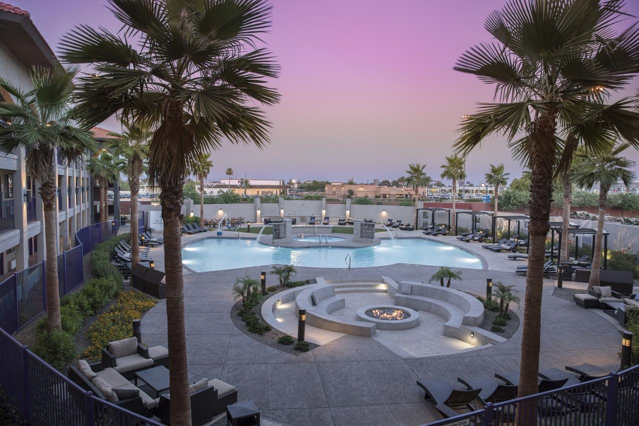 Deluxe Double Room Pool View