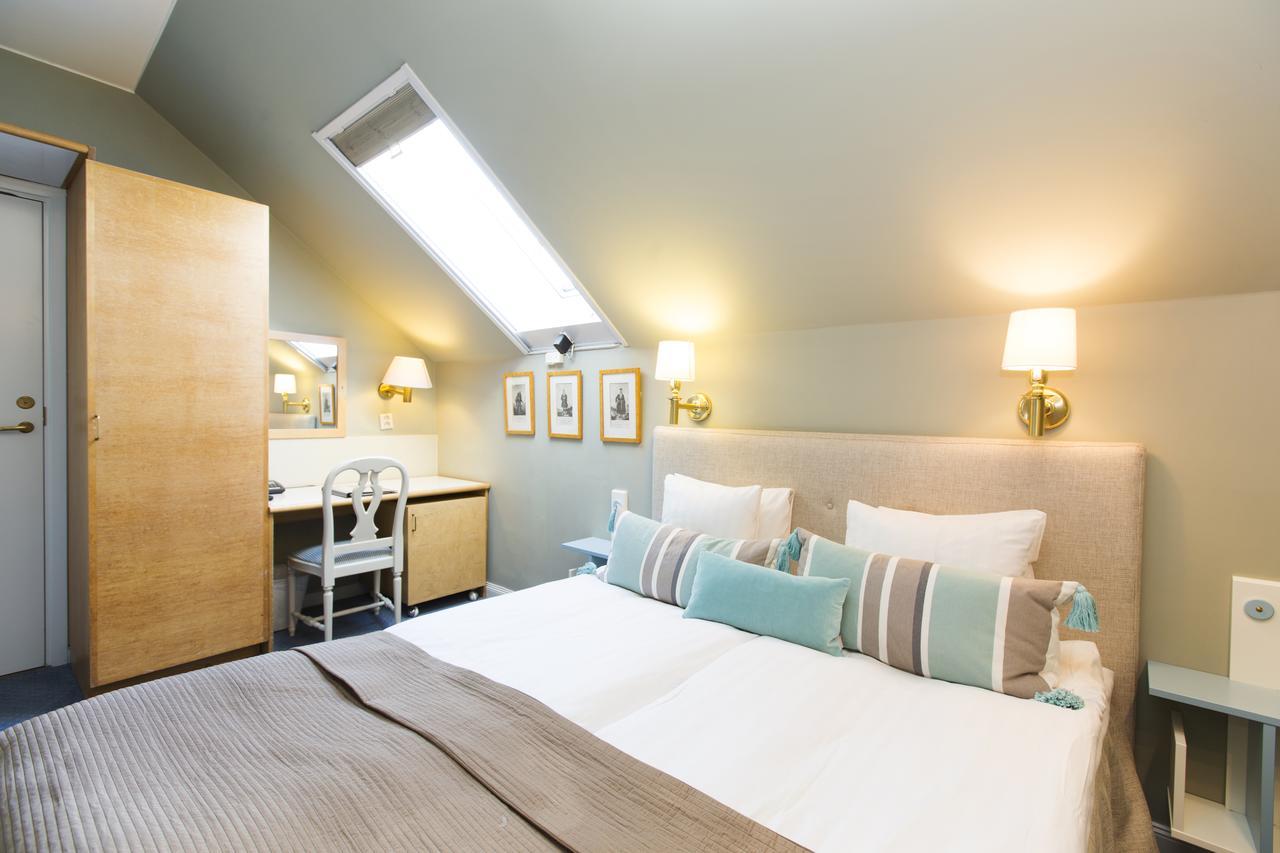 Small Double Room 140 cm bed