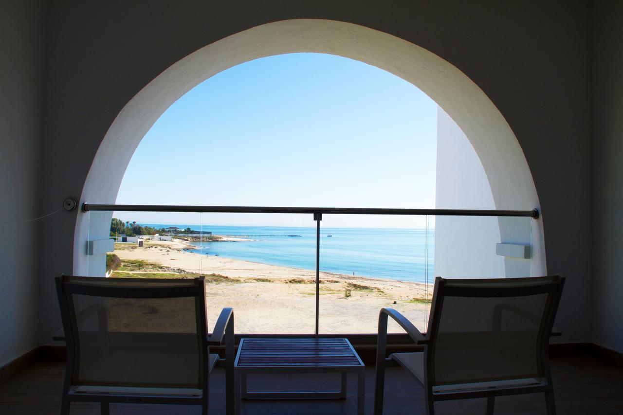 Deluxe Double or Twin Suite with Sea View,574547598:JPEG