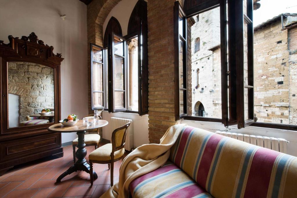 Superior Double Room Historical Centre