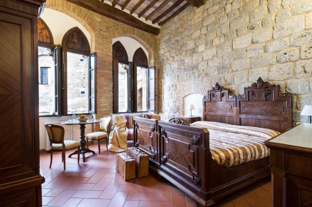 Superior Double Room Historical Centre