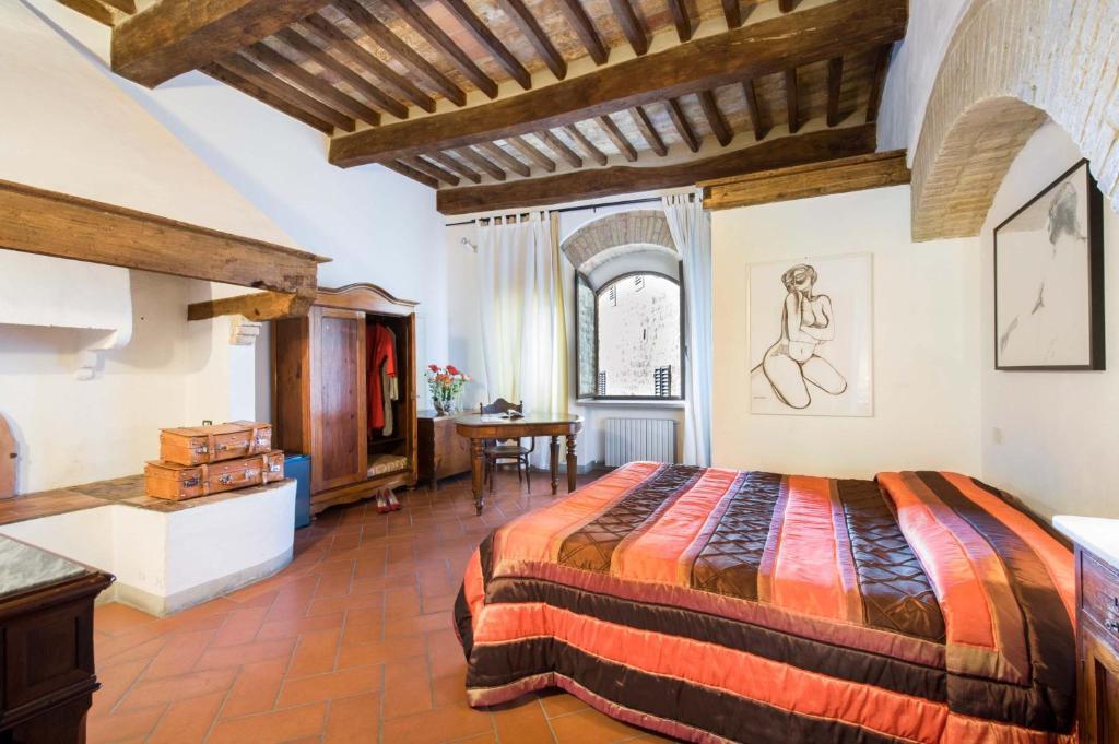 Superior Double Room Historical Centre