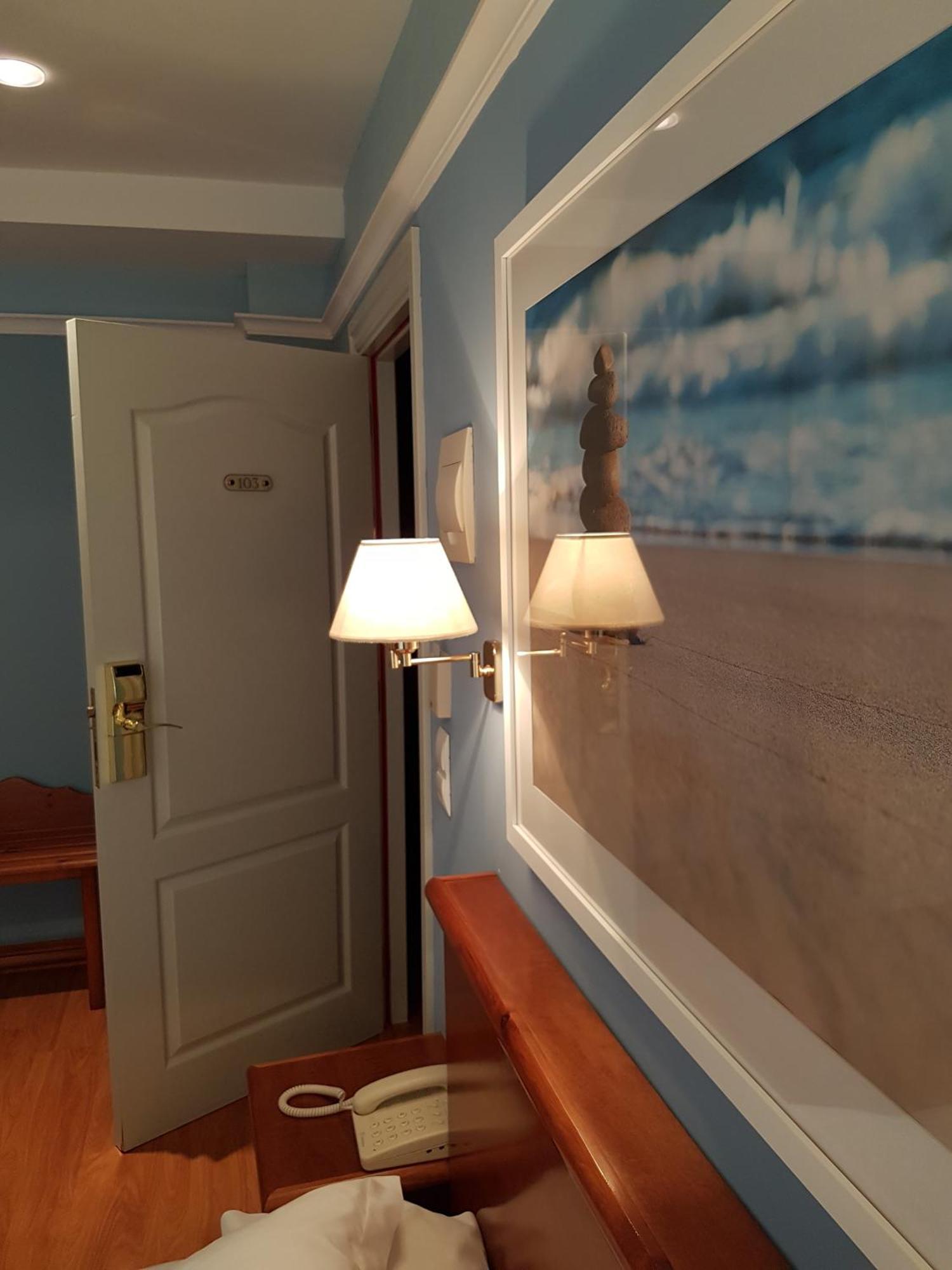 Standard Double or Twin Room,525715770:JPEG