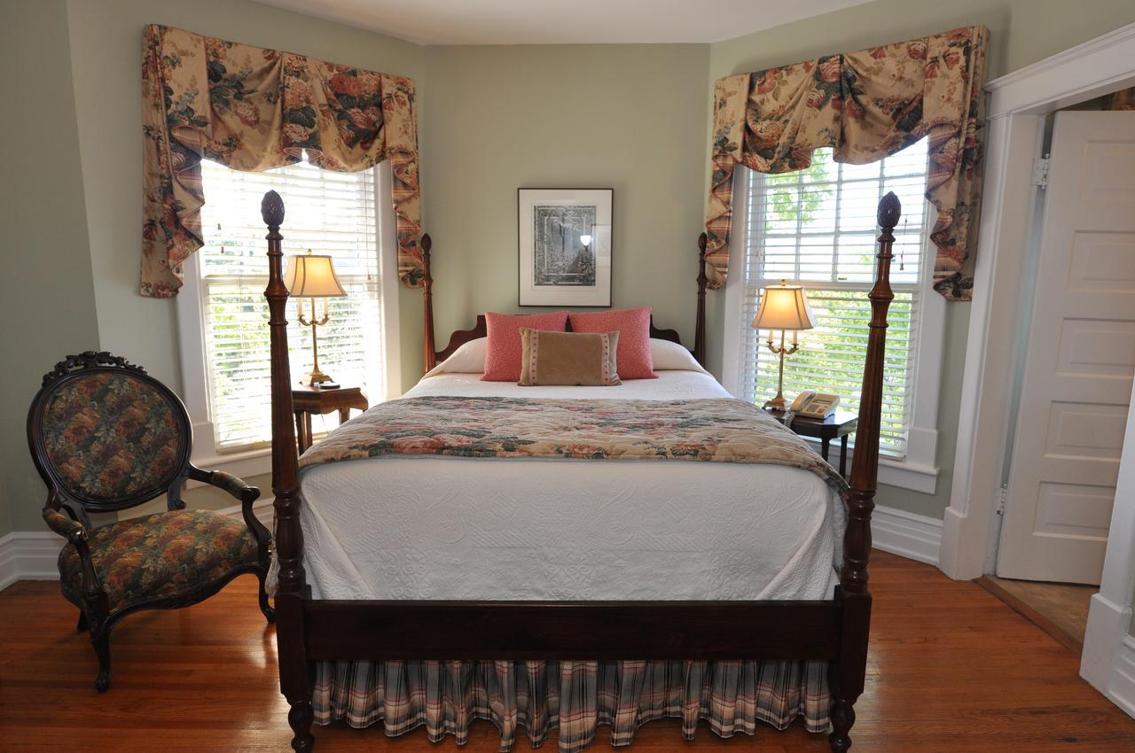 Queen Room