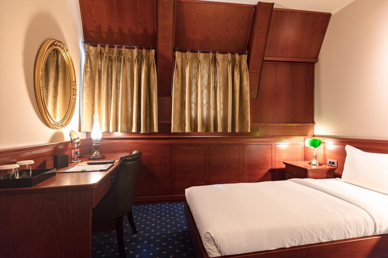 Double or Twin Room River View
