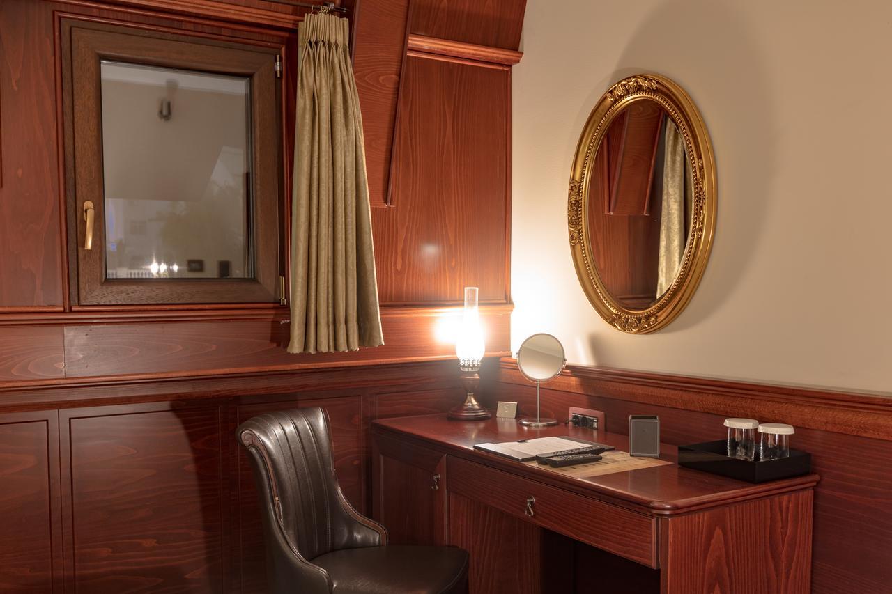 Double or Twin Room River View