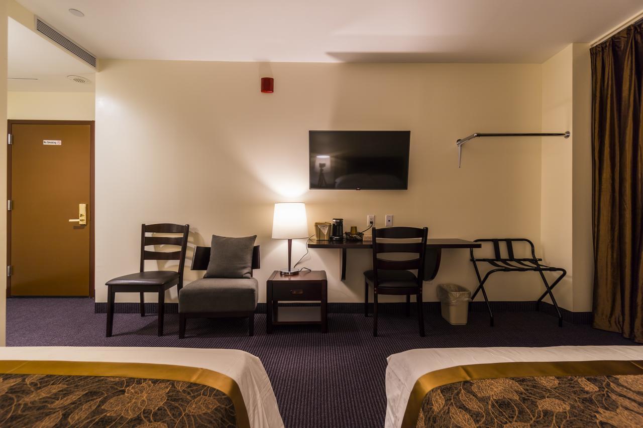 Standard Queen Room