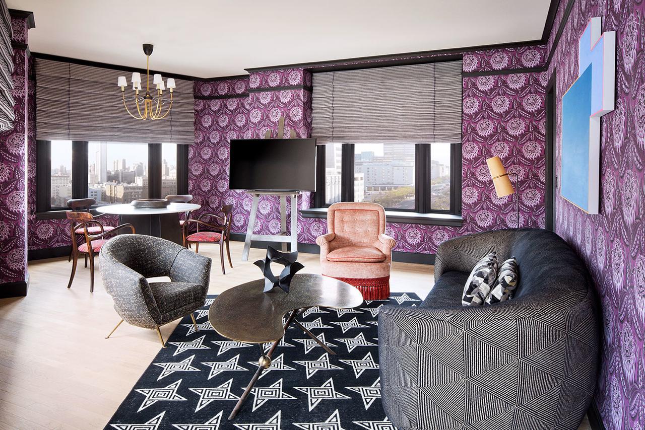 Premier Suite 1 Bedroom Suite 1 King City view