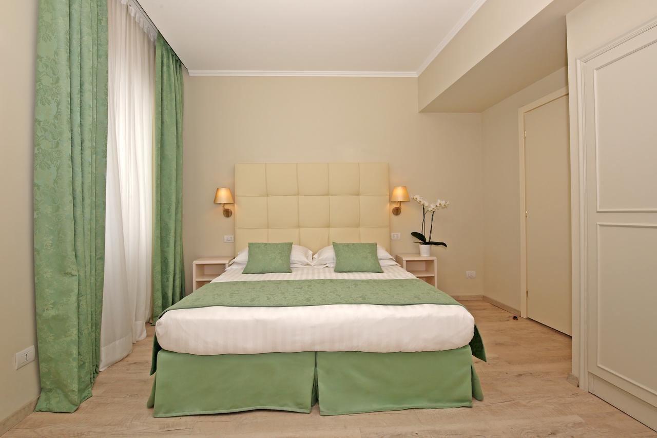 Classic Double or Twin Room Lake View
