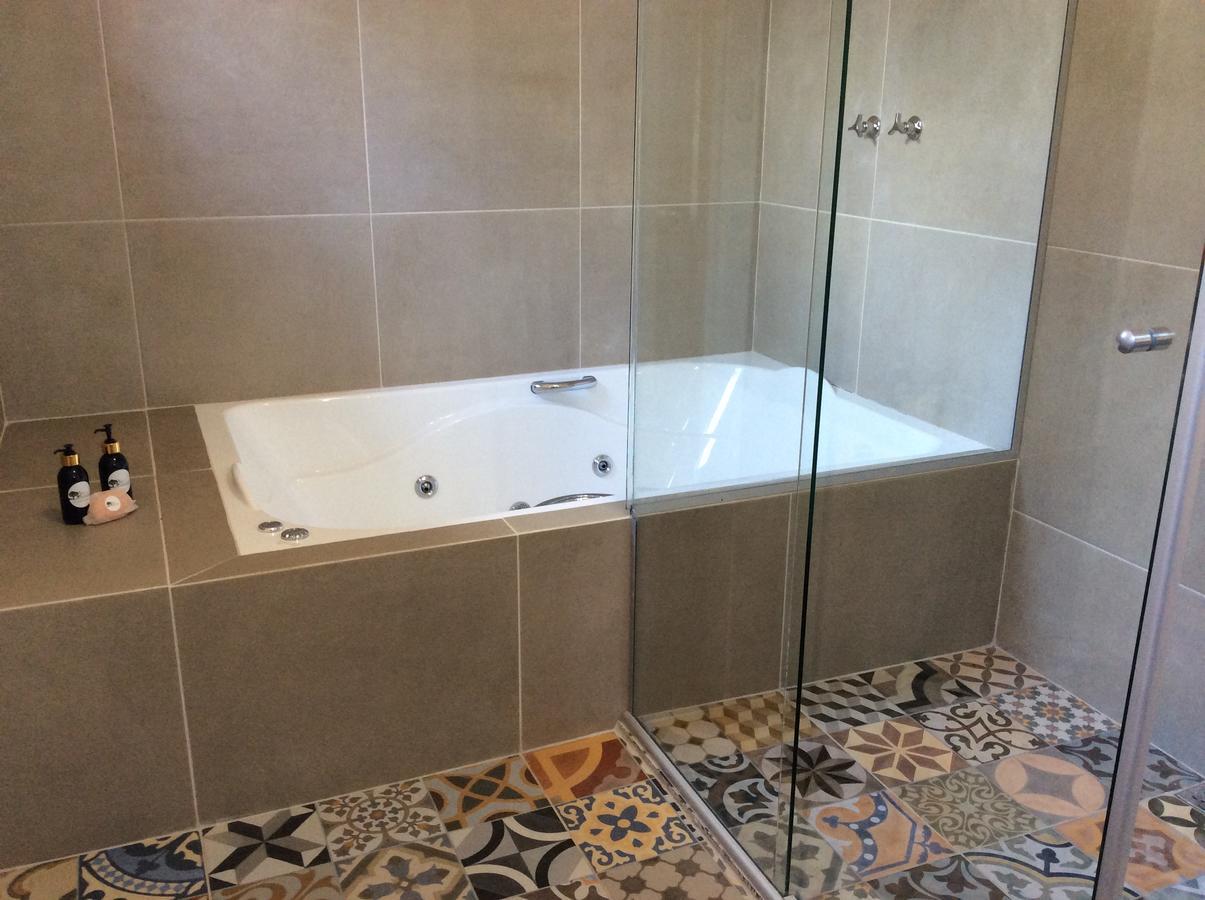 King Suite Spa Bath