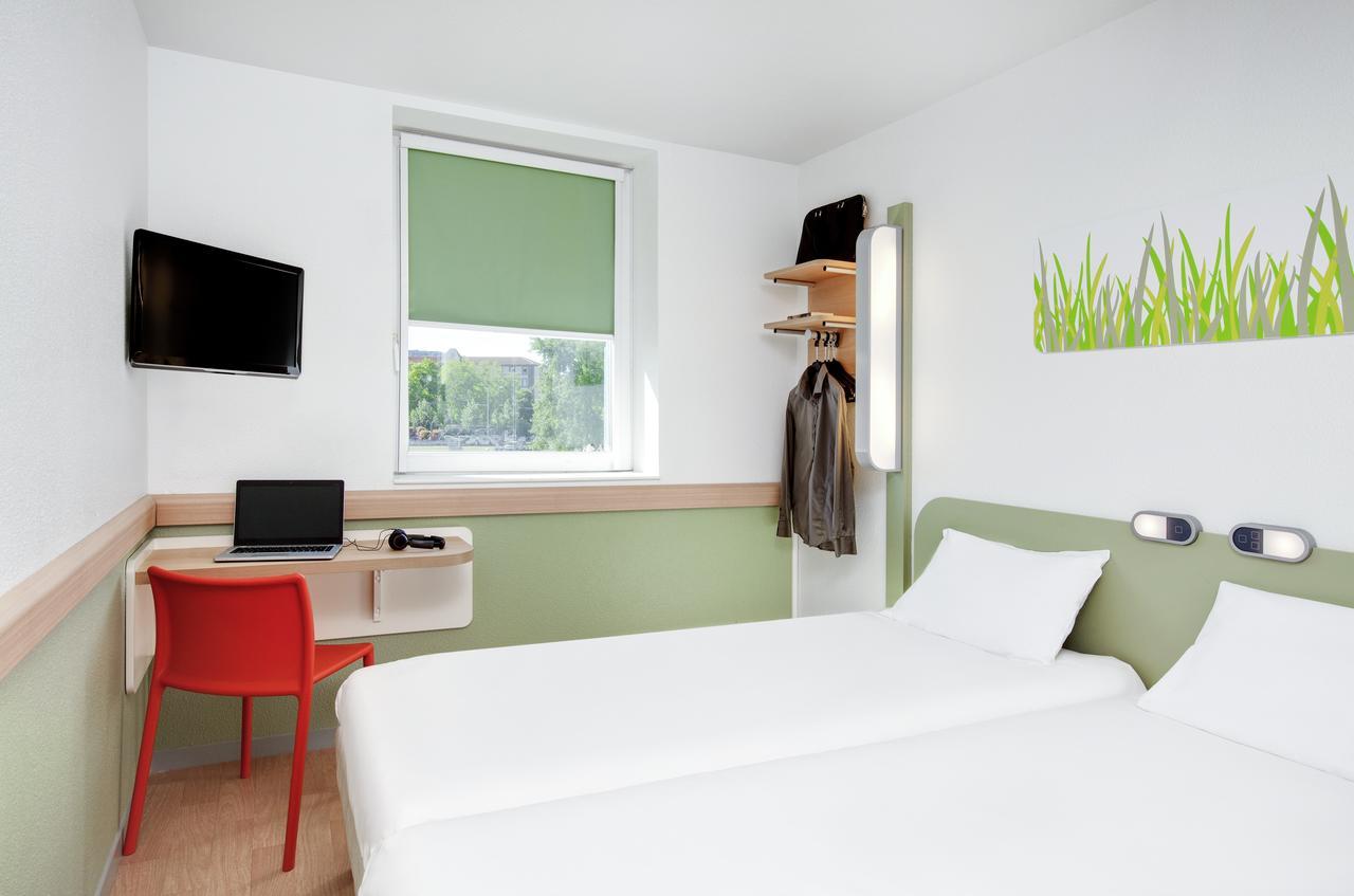 Double Room,1743056837:JPEG