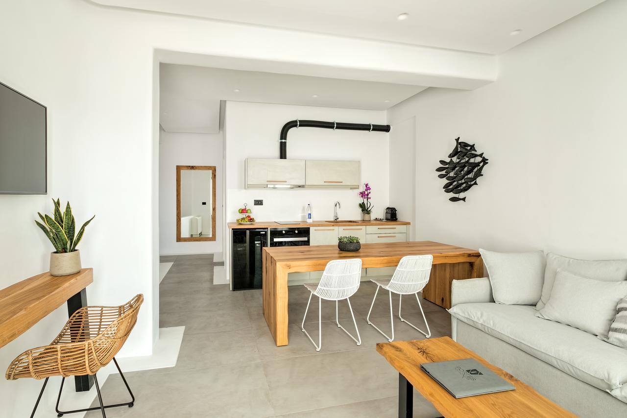 Deluxe Three Bedrooms Suite