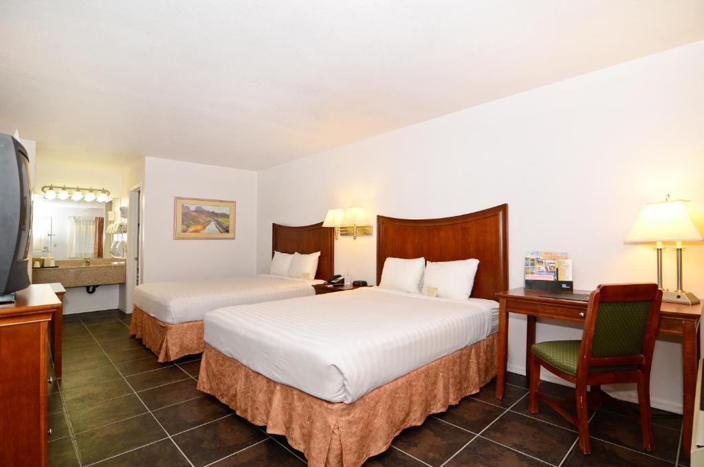 Queen Room with Two Queen Beds - Non-Smoking