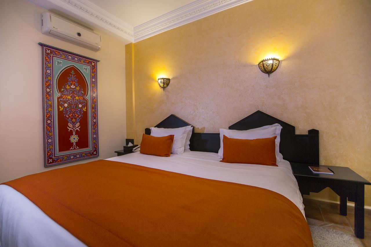 Chambre Double ou Lits Jumeaux - Vue sur Piscine