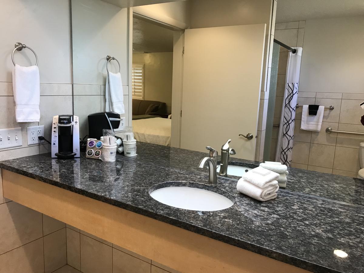 Two Queen Suite Roll Shower Non-Smoking or Disability Access