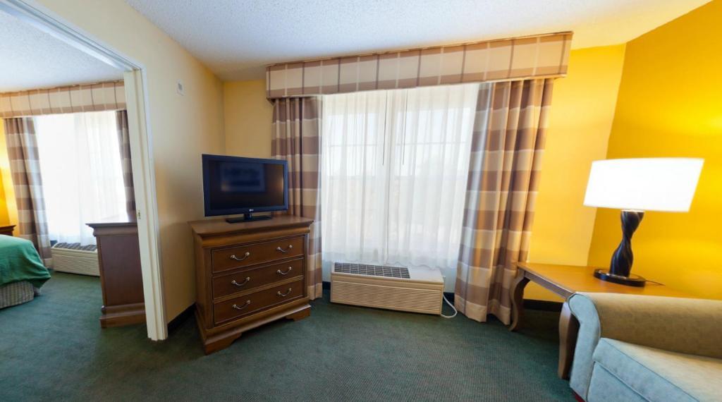 One-Bedroom King Suite Sofa Bed