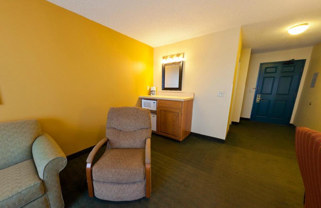 One-Bedroom King Suite Sofa Bed