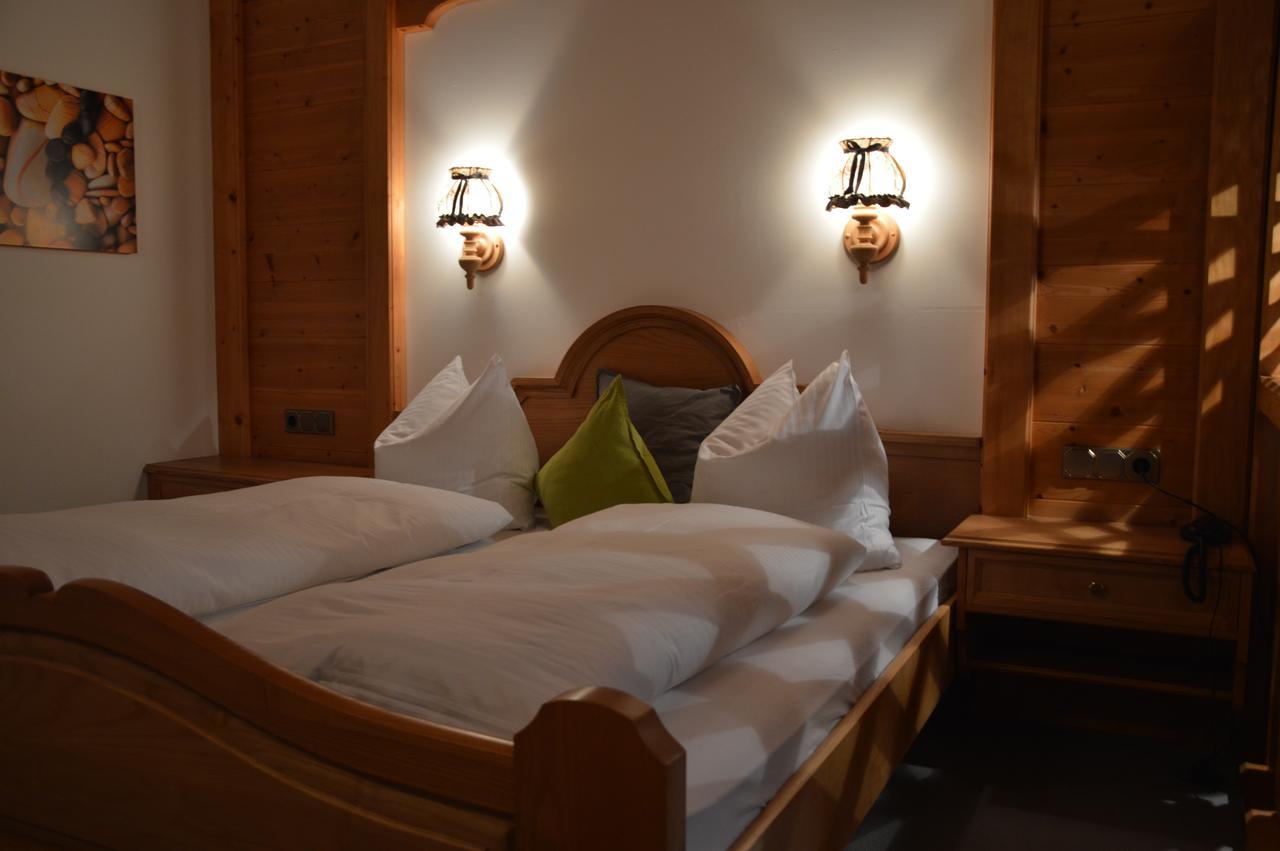 Doppelzimmer mit Balkon