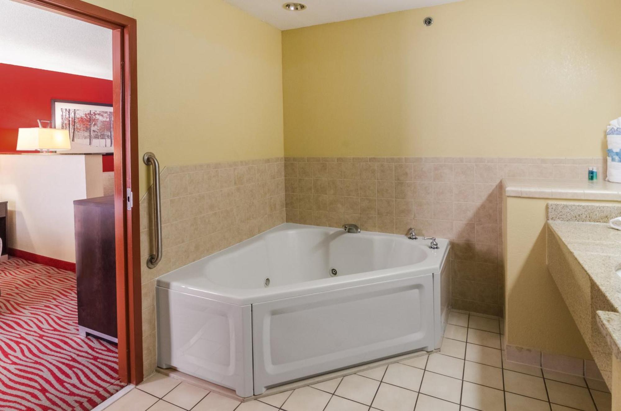 King Room with Spa Bath - Non-Smoking