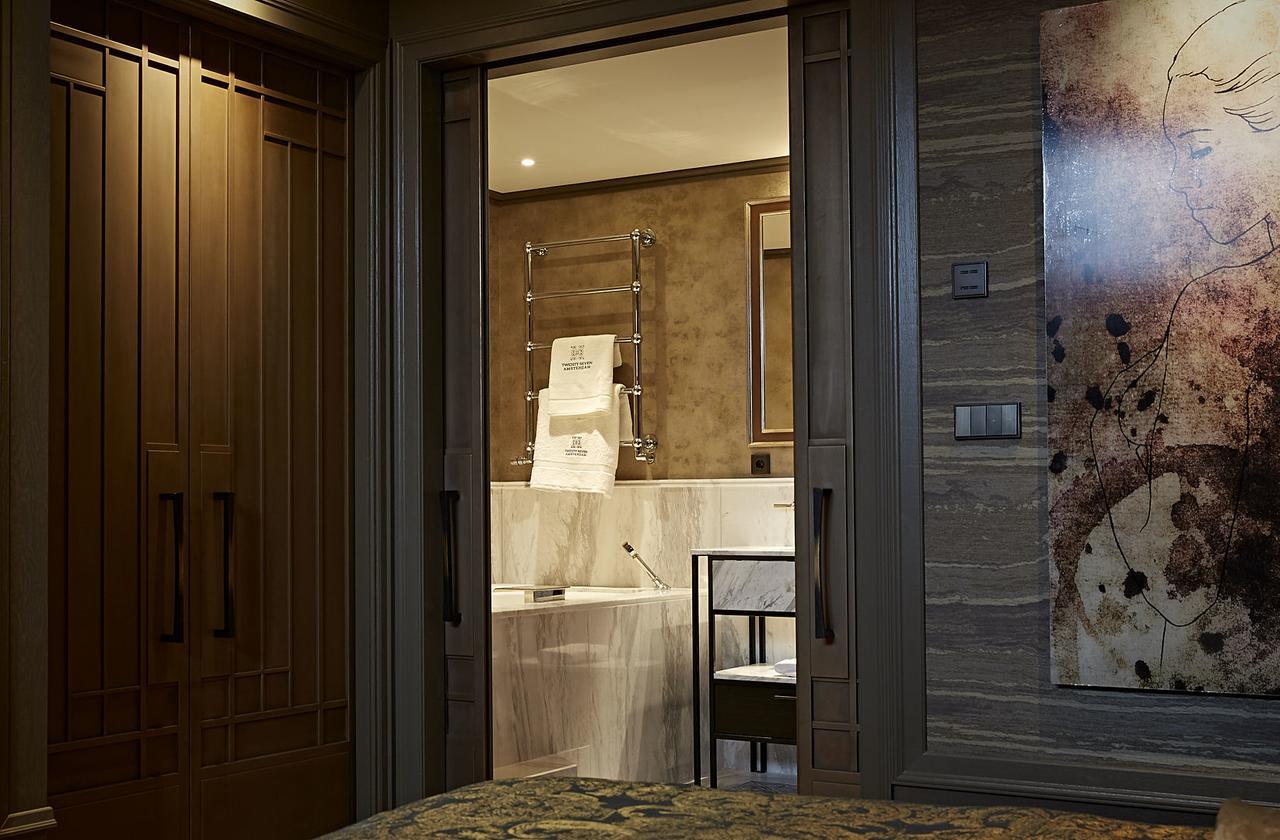 One Bedroom Suite Smoking