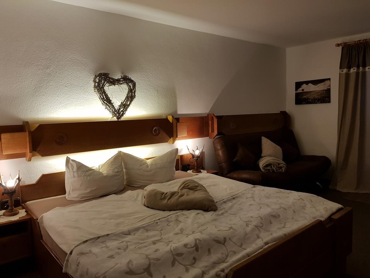 Familienzimmer mit Bergblick