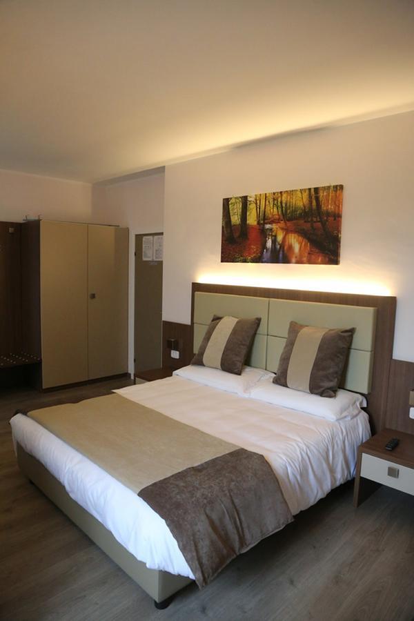 Deluxe Double or Twin Room Spa Bath
