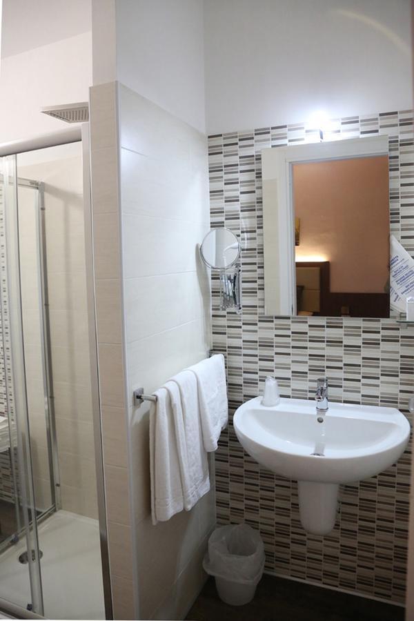 Twin Room Private Bathroom