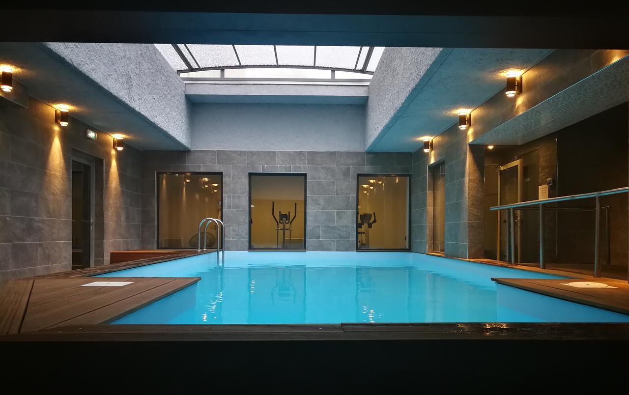 Comfort Double or Twin Room Swimming pool Access Balcony or Terrace