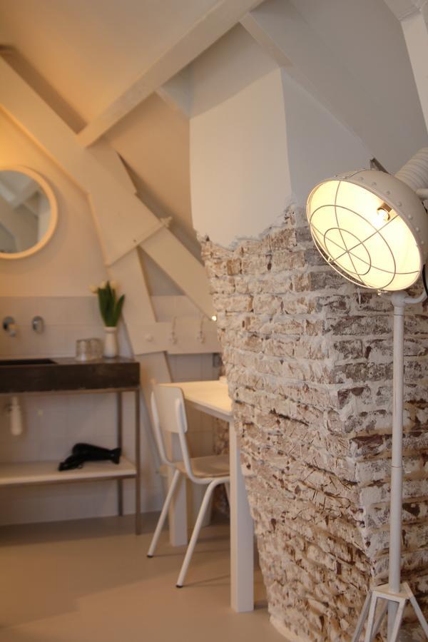 Deluxe Double Room Shower