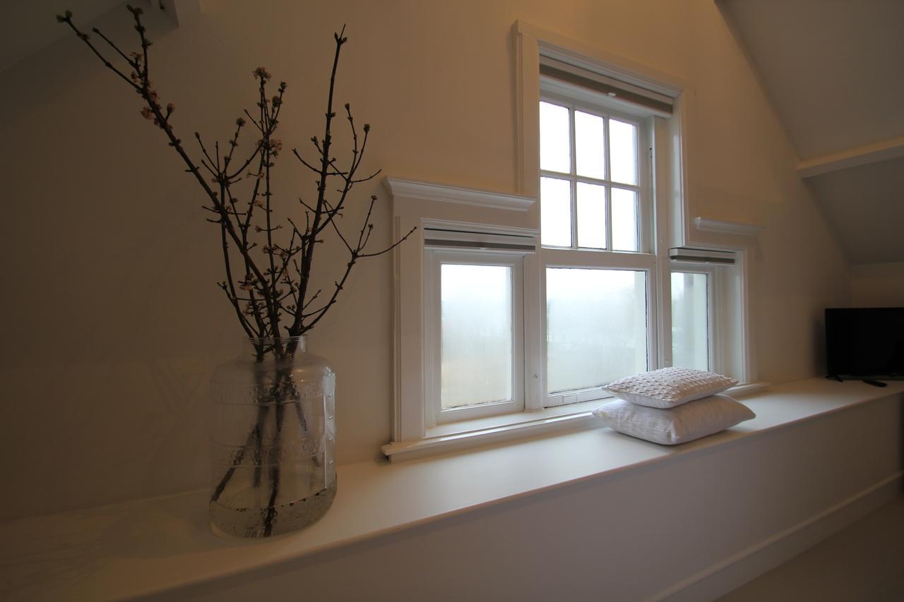 Deluxe Double Room Shower