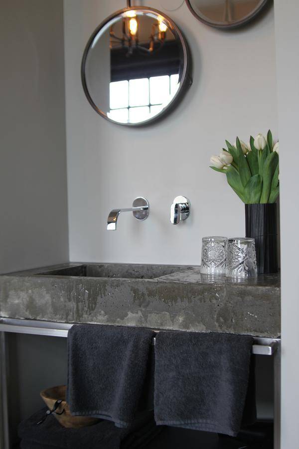Deluxe Double Room Shower