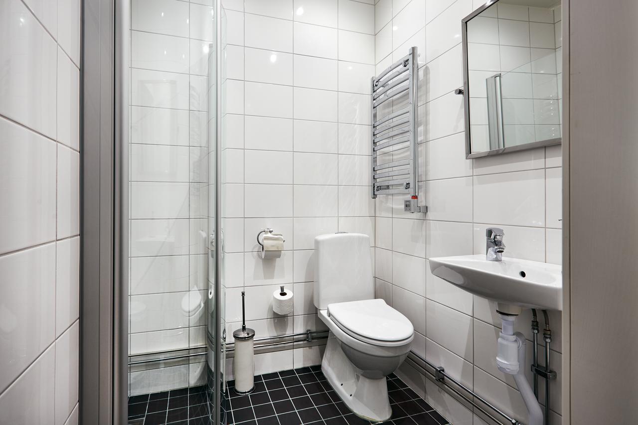 Single Room Private Bathroom