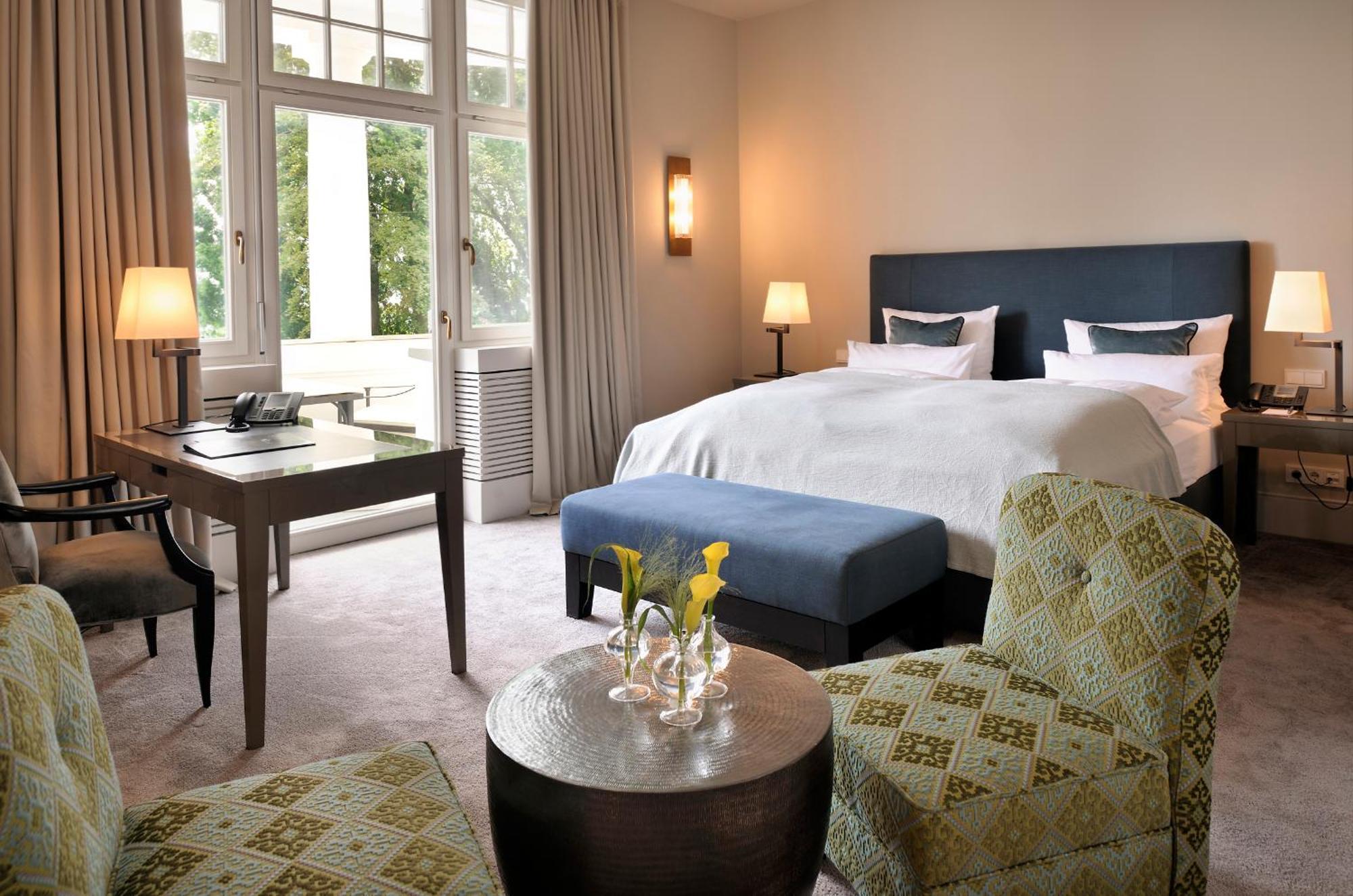 Deluxe Room Direct lake view
