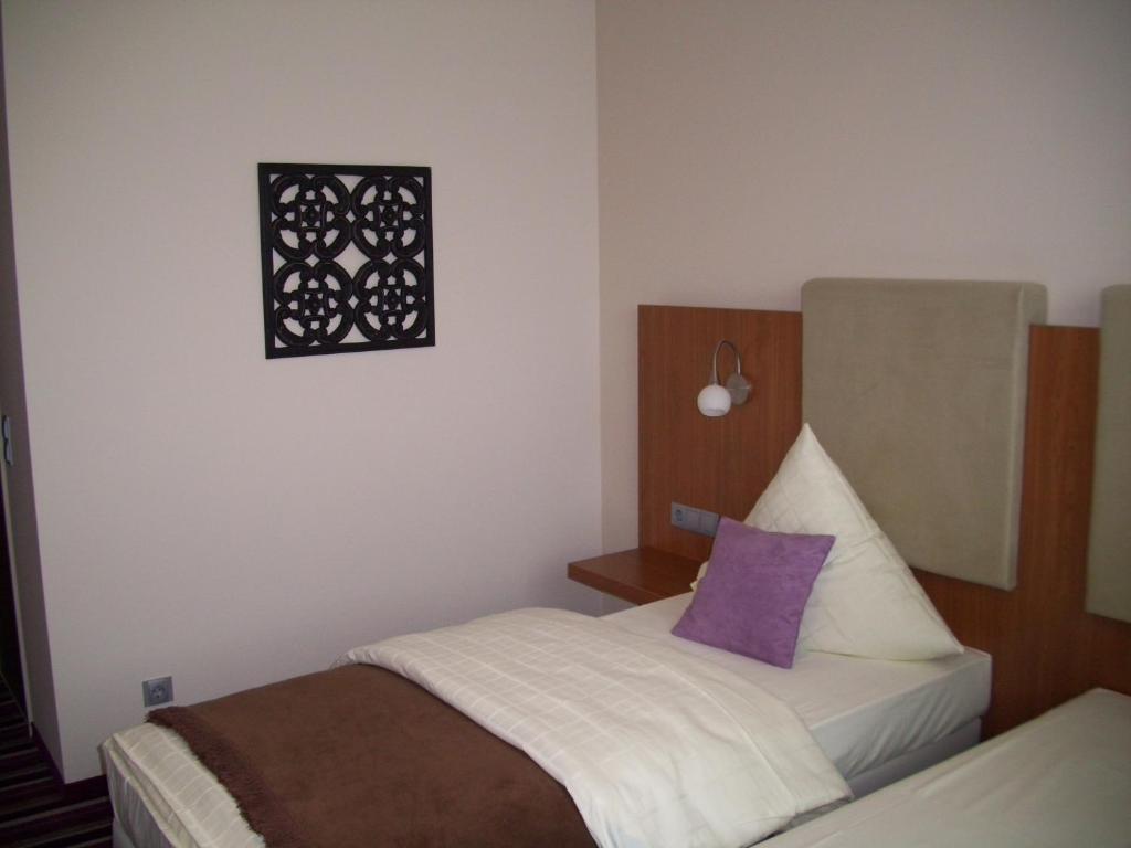 Single Room,56869936:JPEG