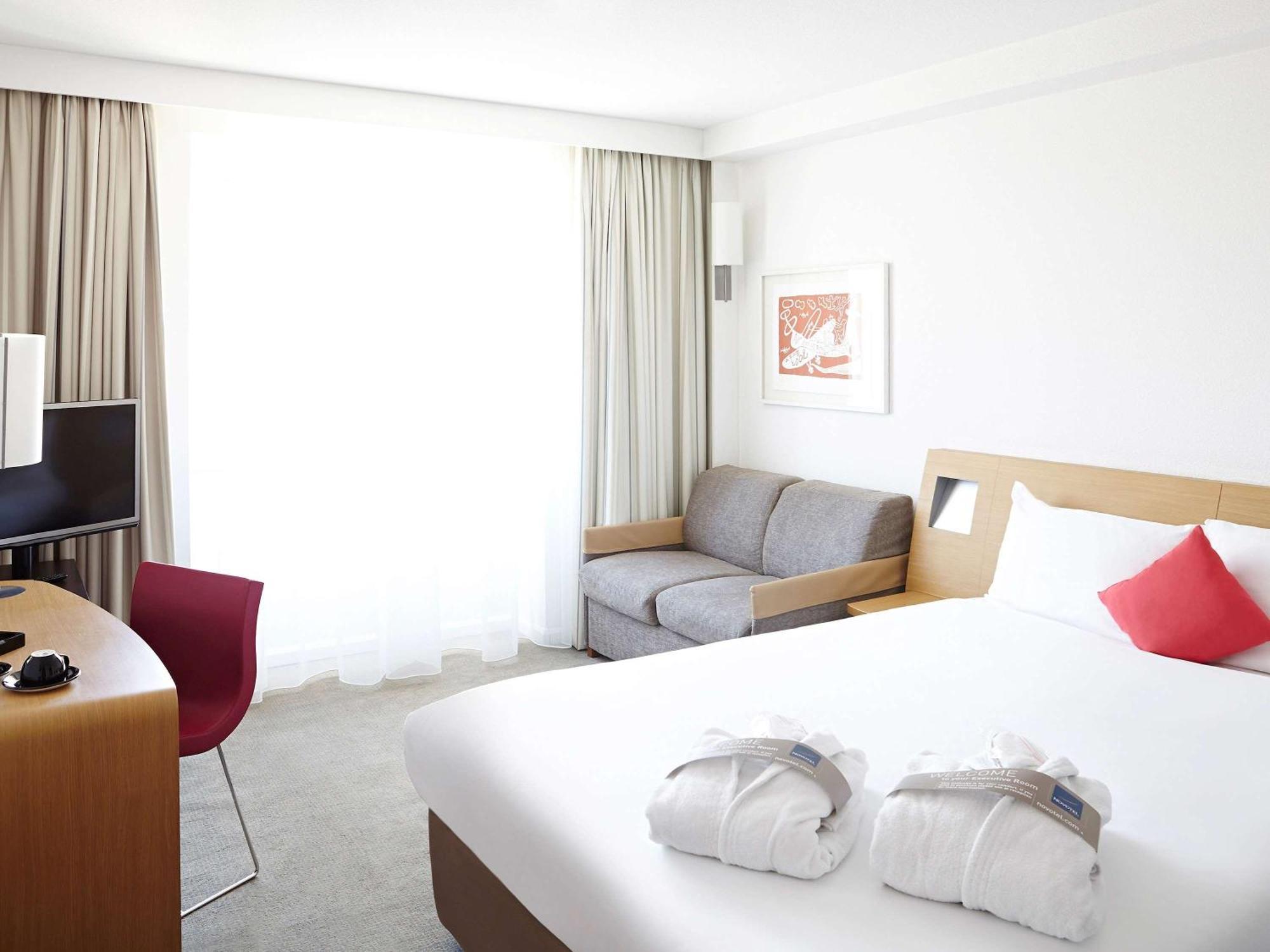 Standaard Kamer met Queensize bed en Slaapbank