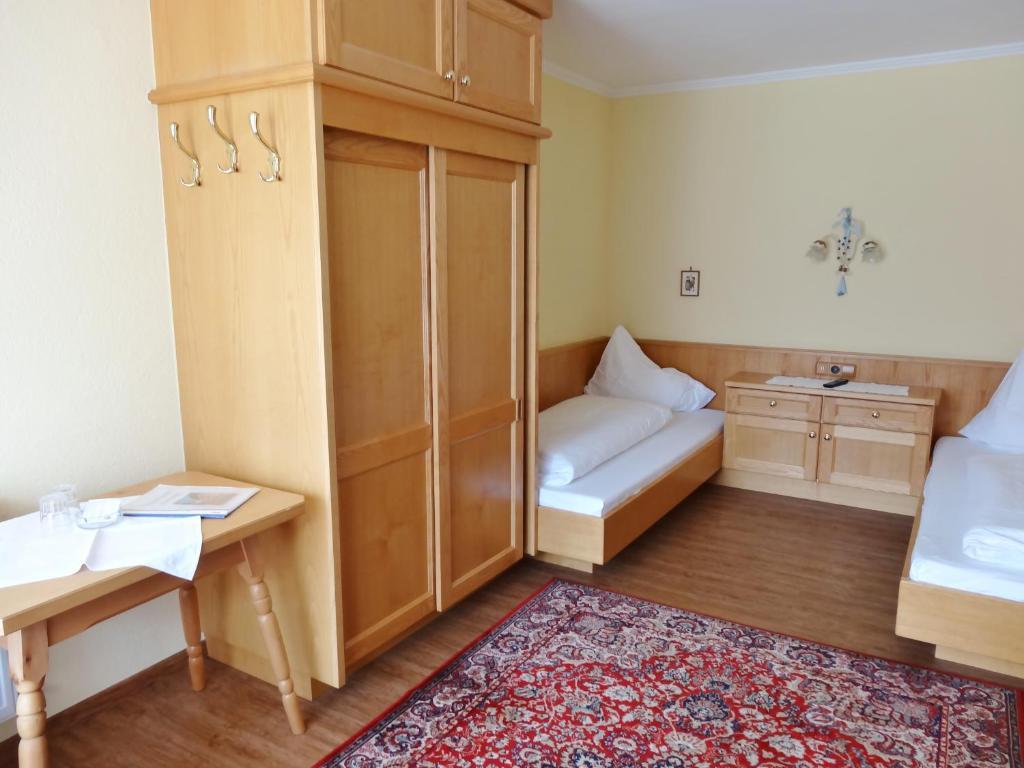 Apartment,136188768:JPEG