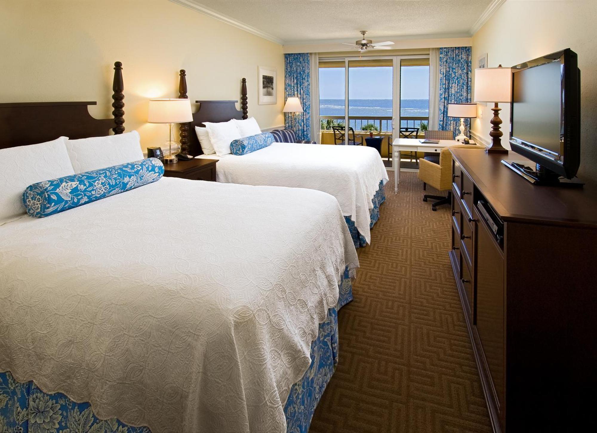 Queen Room Two Queen Beds Oceanfront