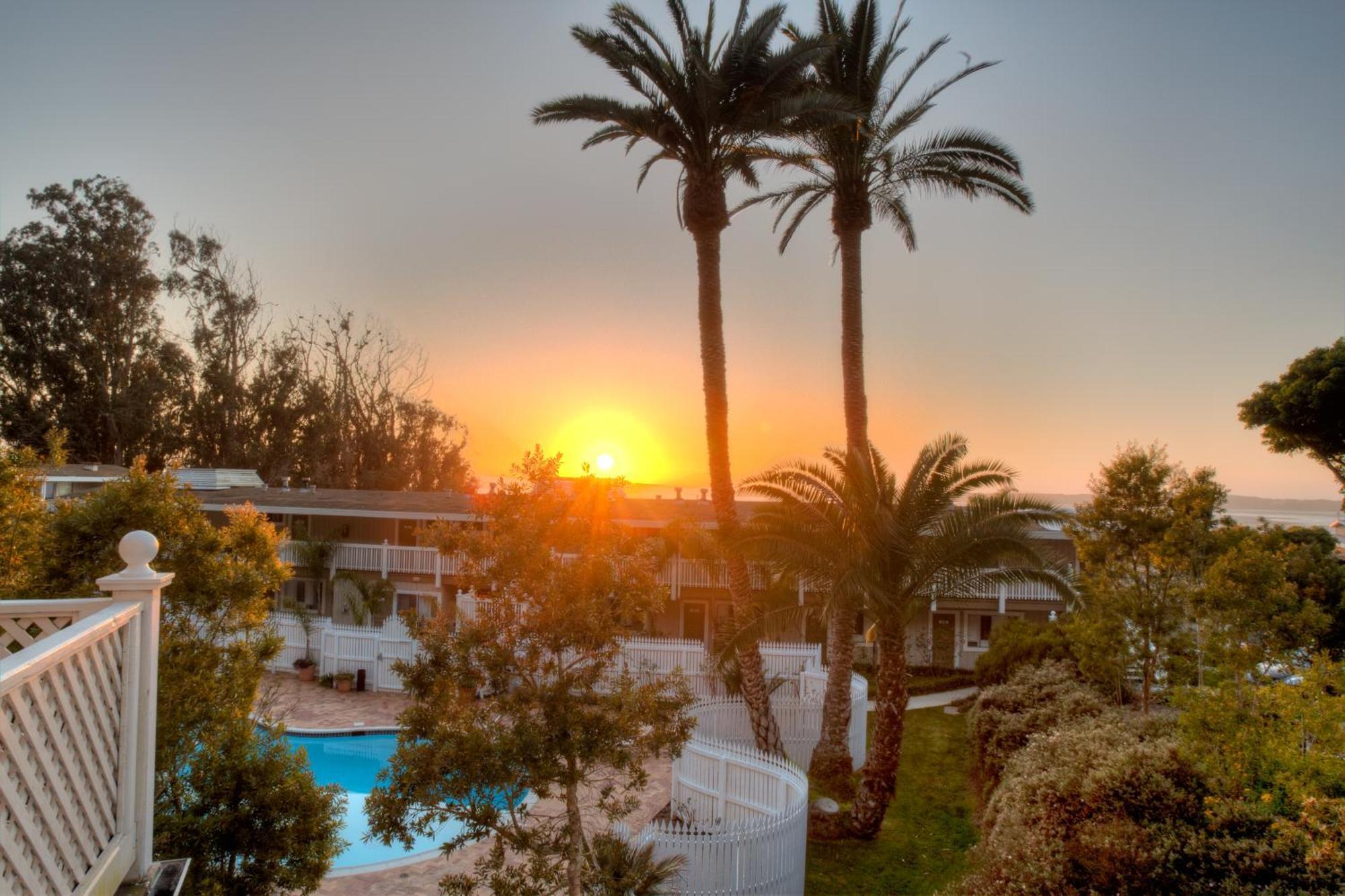 Double Room with Two Double Beds with Garden View
