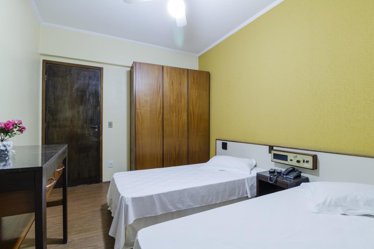 Quarto Duplo