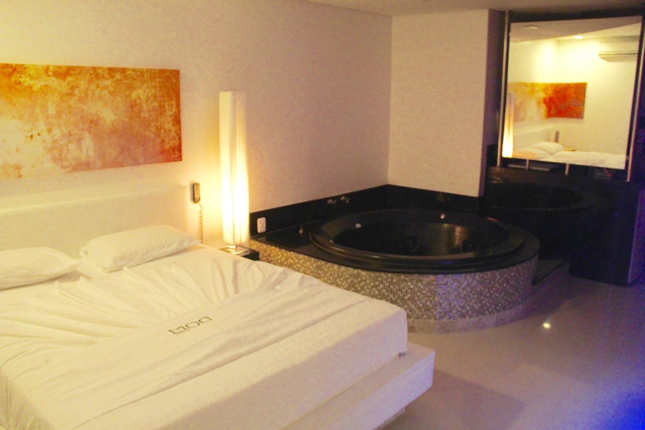 Deluxe Queen Suite